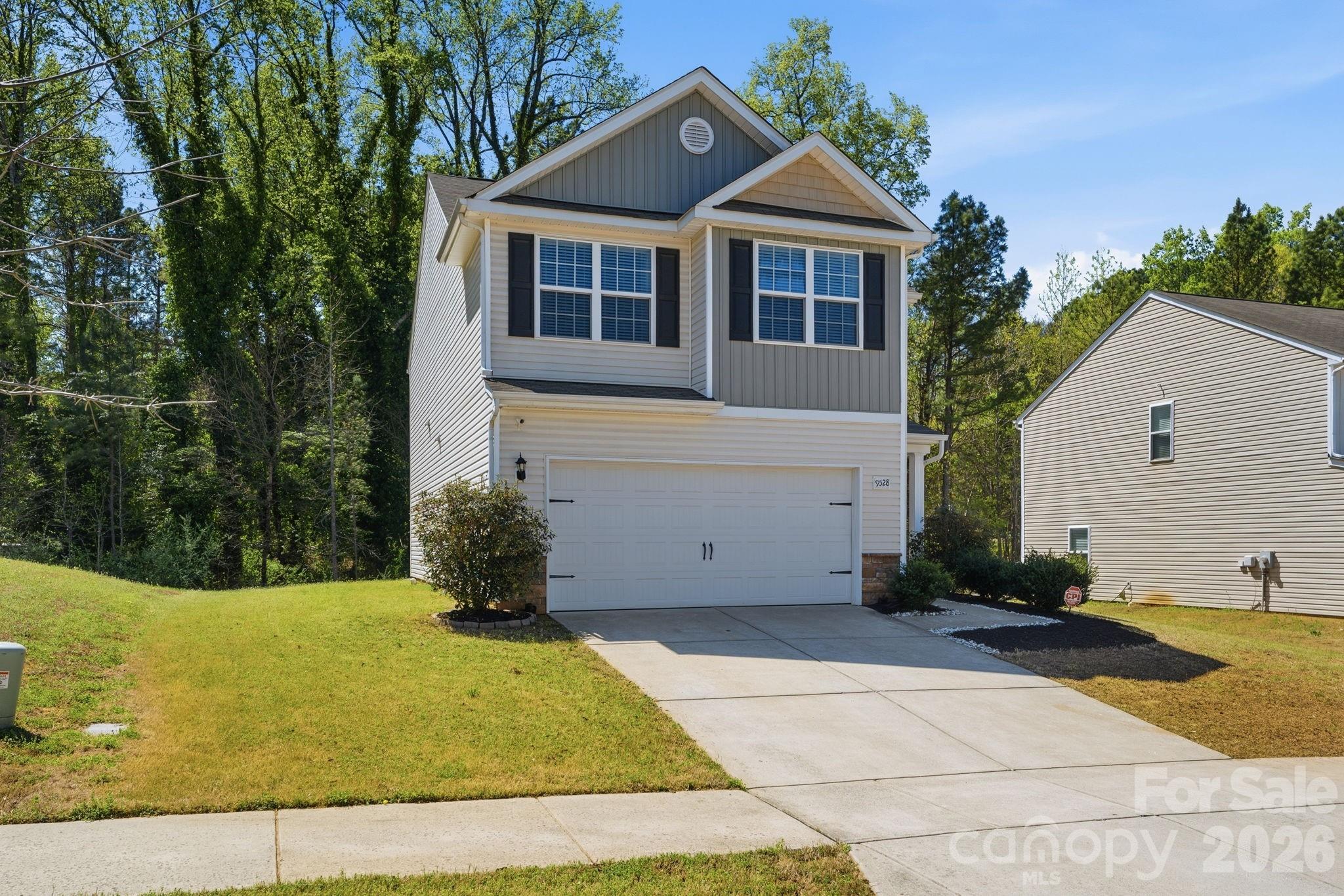 9528 Weikert Road Charlotte, NC 28215 - Photo 2 of 30