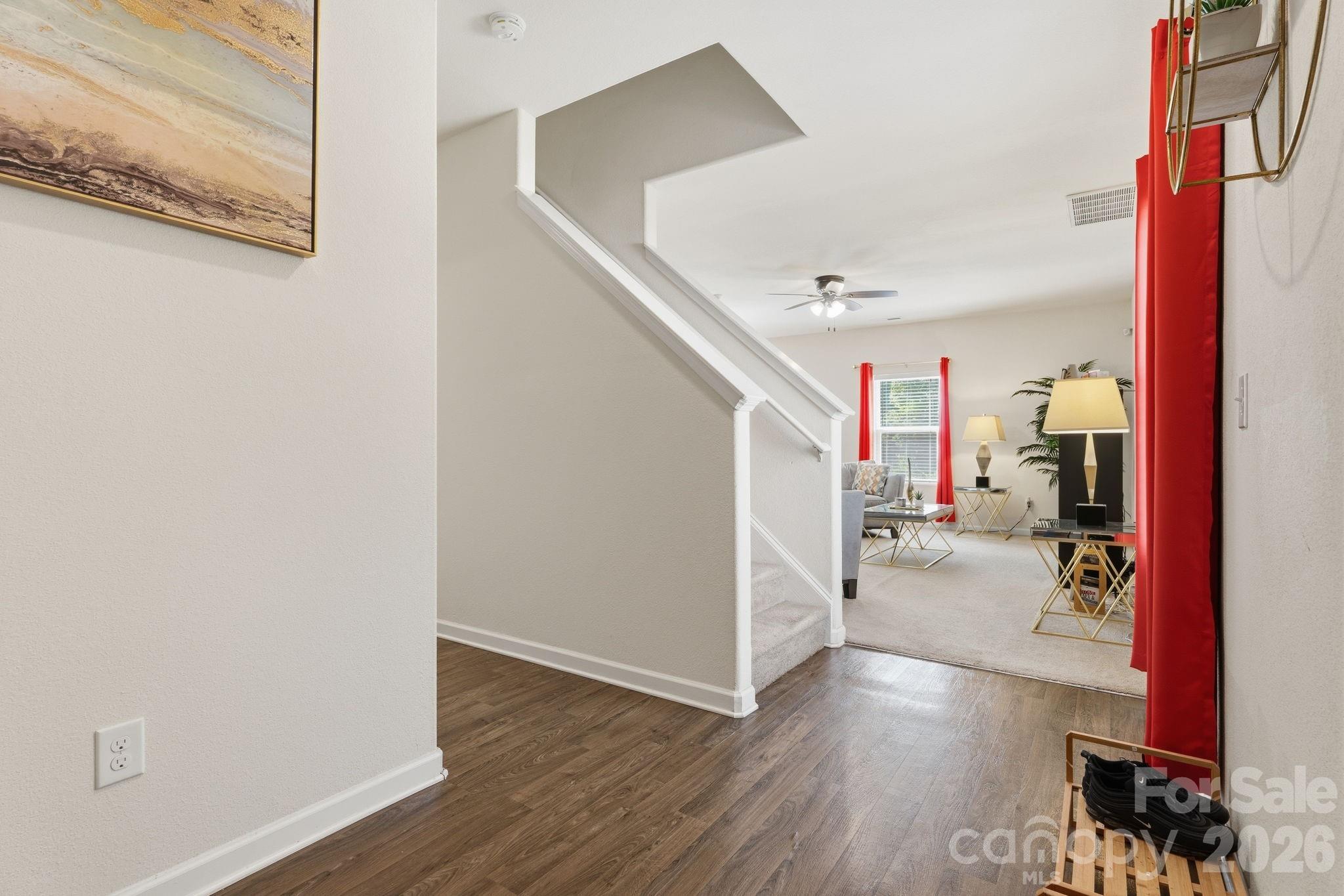 9528 Weikert Road Charlotte, NC 28215 - Photo 4 of 30