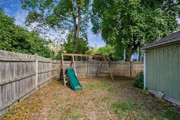 938 Main Street Reading, MA 01867 - Photo 12 of 27