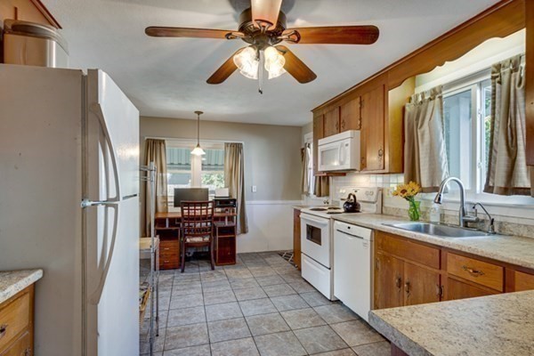 938 Main Street Reading, MA 01867 - Photo 20 of 27