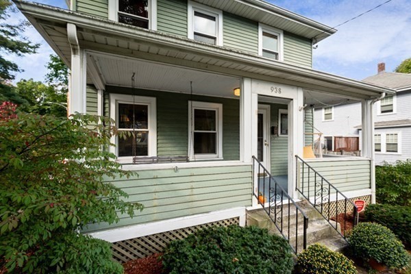 938 Main Street Reading, MA 01867 - Photo 3 of 27