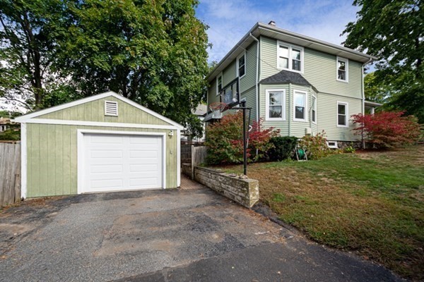 938 Main Street Reading, MA 01867 - Photo 4 of 27