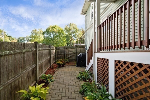 938 Main Street Reading, MA 01867 - Photo 6 of 27