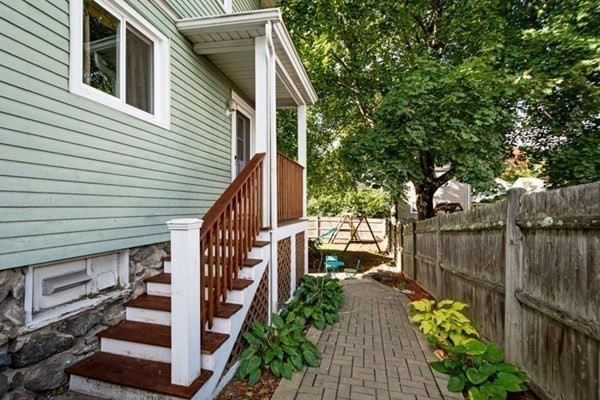 938 Main Street Reading, MA 01867 - Photo 7 of 27