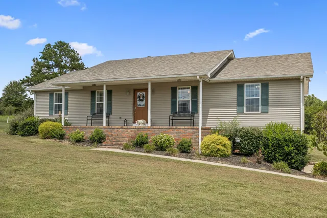 $427,400 | 221 East Main Street, Gordonsville, TN 38563