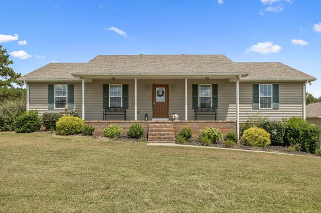 $427,400 | 221 East Main Street, Gordonsville, TN 38563