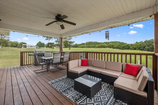 $427,400 | 221 East Main Street, Gordonsville, TN 38563