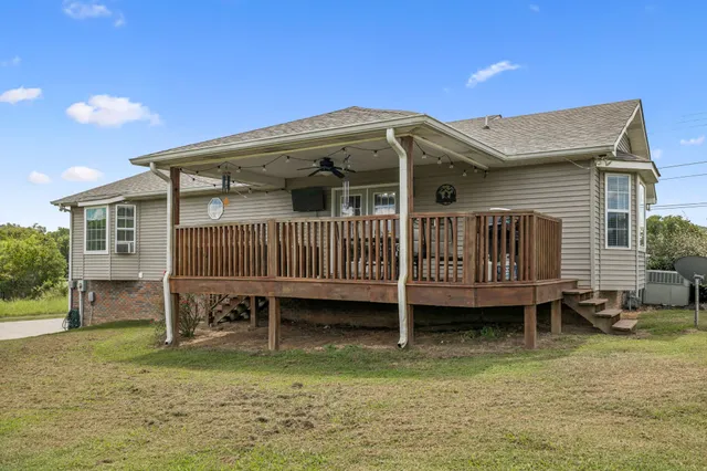 $427,400 | 221 East Main Street, Gordonsville, TN 38563