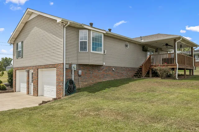 $427,400 | 221 East Main Street, Gordonsville, TN 38563