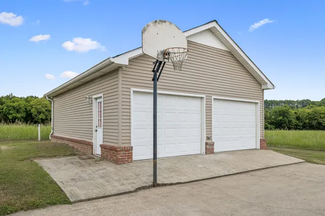 $427,400 | 221 East Main Street, Gordonsville, TN 38563