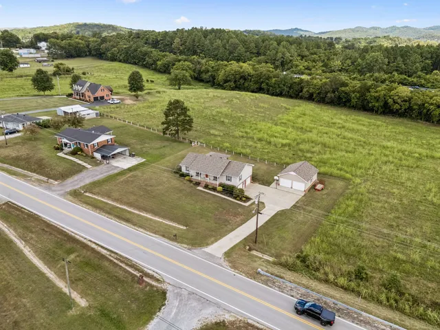 $427,400 | 221 East Main Street, Gordonsville, TN 38563