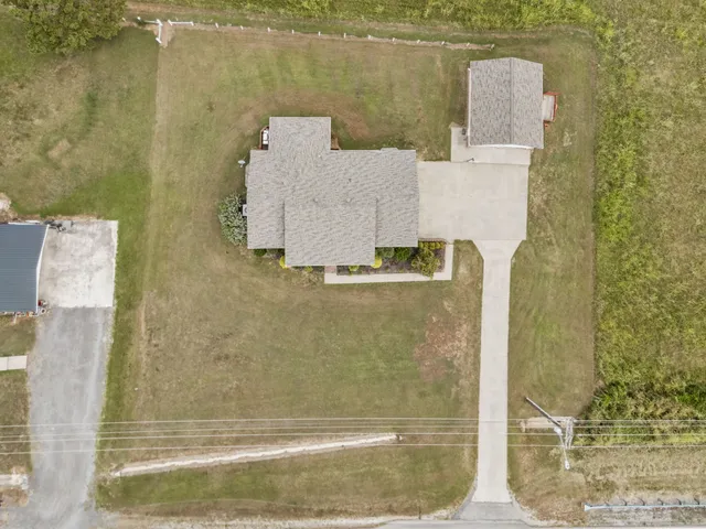 $427,400 | 221 East Main Street, Gordonsville, TN 38563