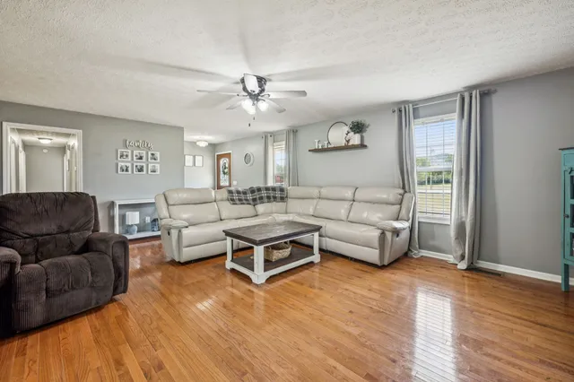 $427,400 | 221 East Main Street, Gordonsville, TN 38563