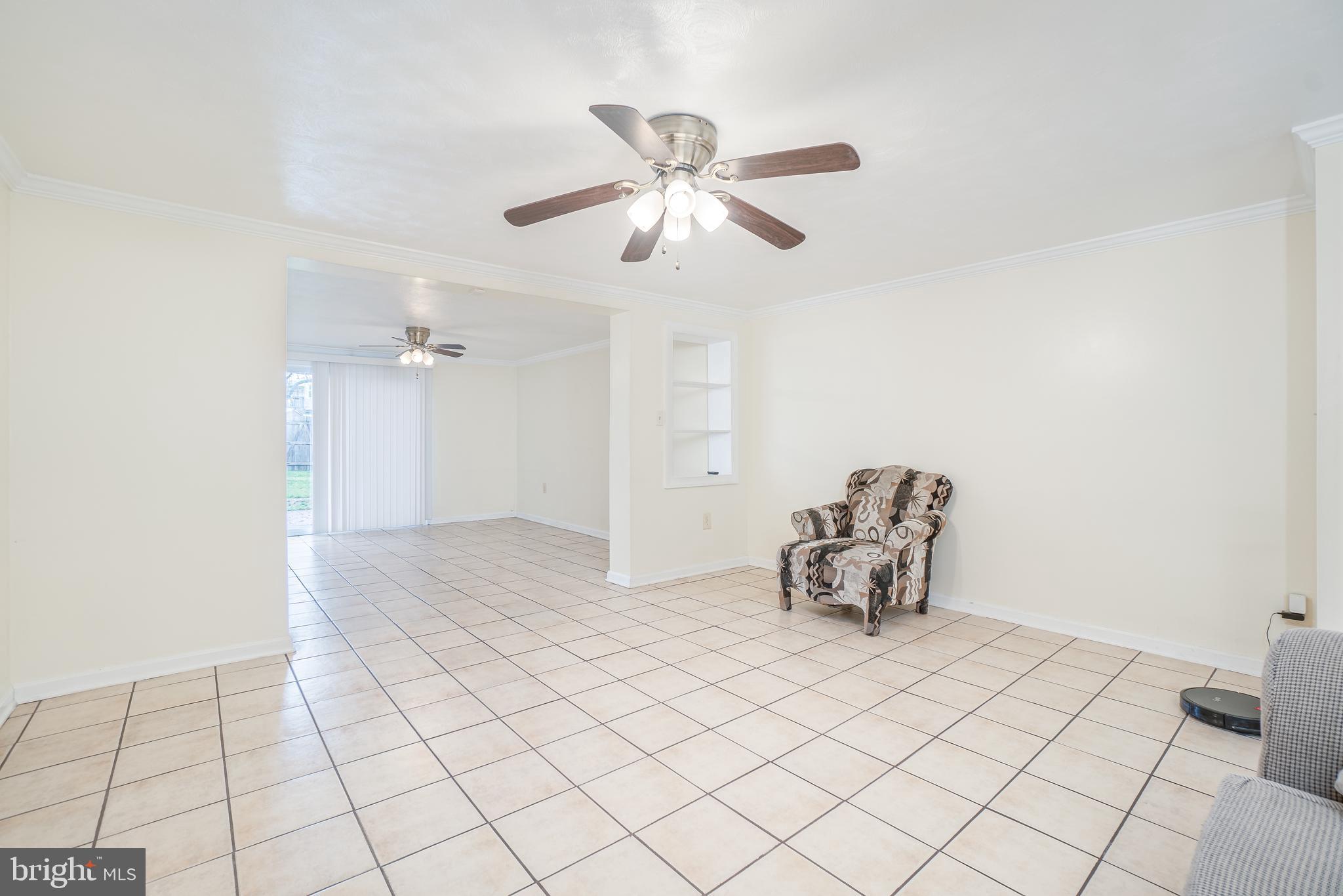 4001 Hollins Ferry Road Halethorpe, MD 21227 - Photo 12 of 26 family room