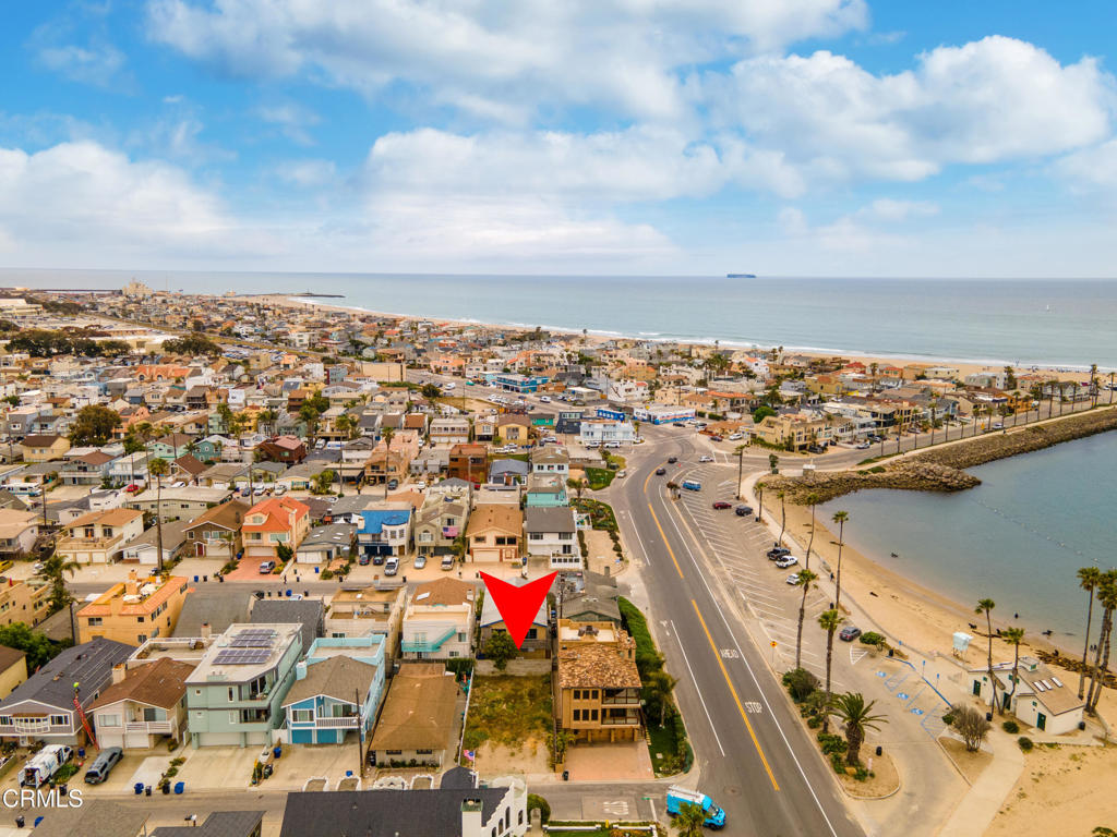 274 Sunset Drive Oxnard, CA 93035 - Photo 2 of 8 a view of a city