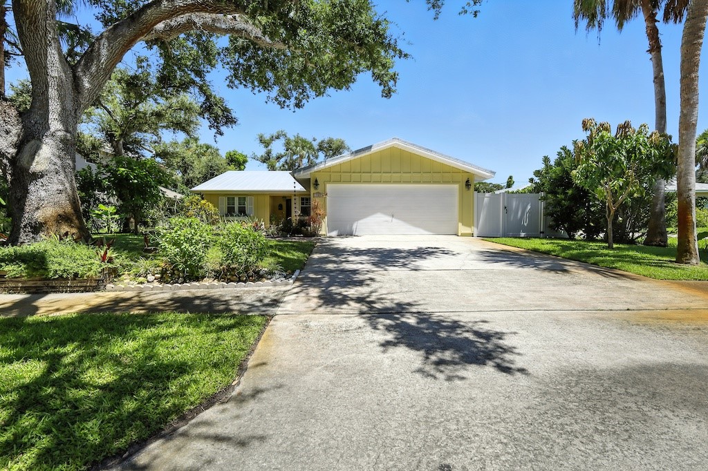 725 Acacia Road Vero Beach, FL 32963 - Photo 25 of 32