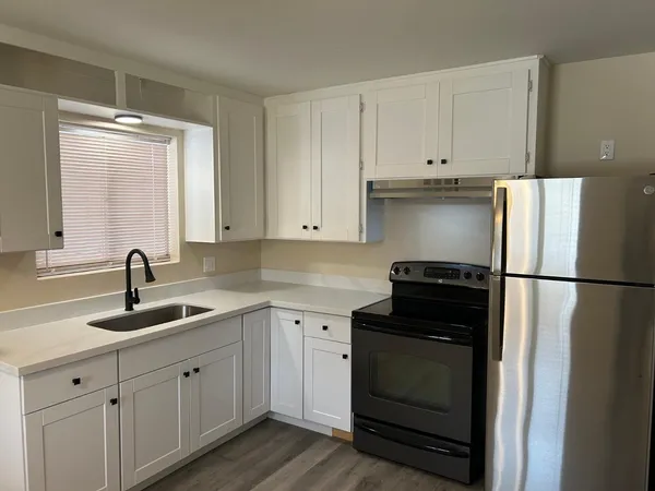 $1,975 | 726 East 3rd Avenue, Mesa, AZ 85204
