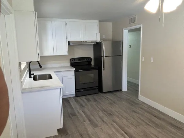 $1,975 | 726 East 3rd Avenue, Mesa, AZ 85204