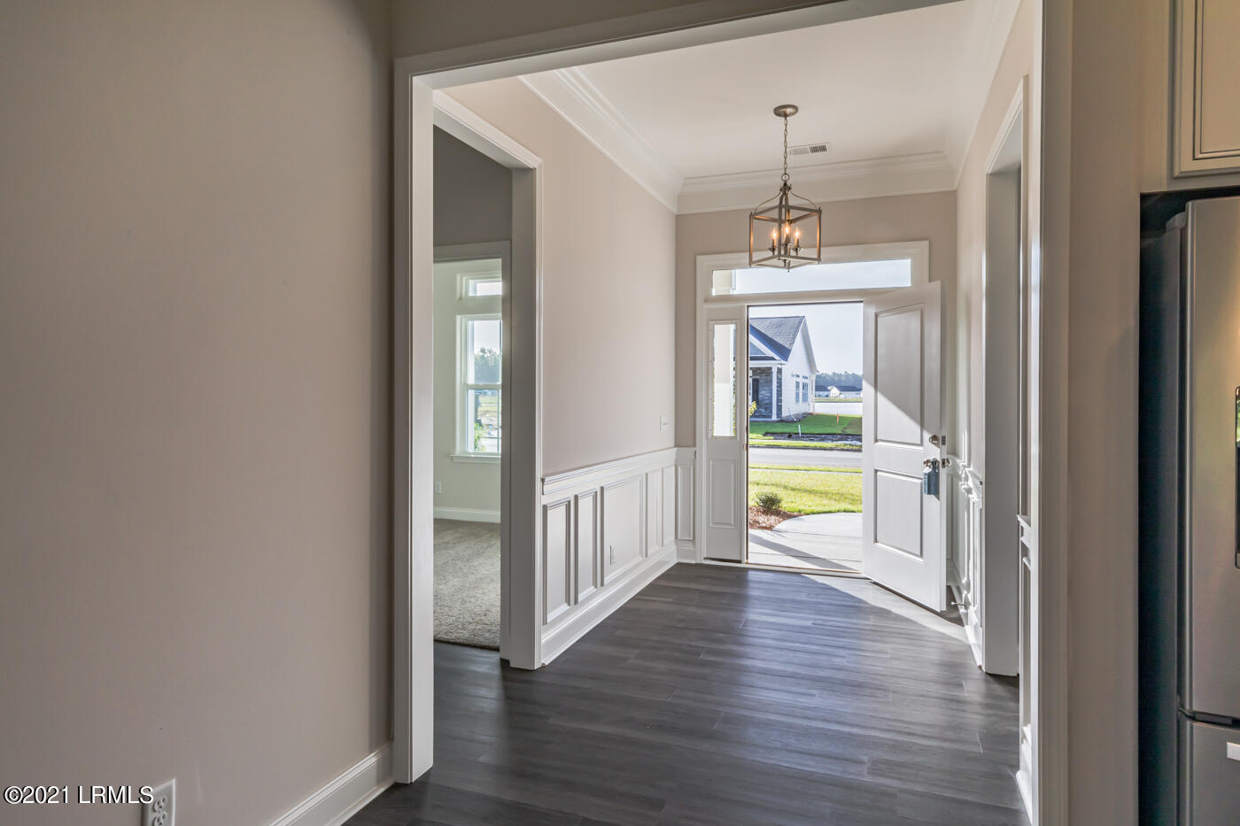 106 Newton Terrace Ridgeland, SC 29936 - Photo 5 of 37 5 Entry