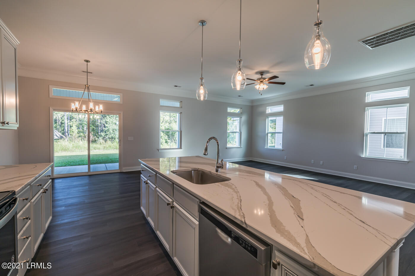 106 Newton Terrace Ridgeland, SC 29936 - Photo 7 of 37 7 Open living