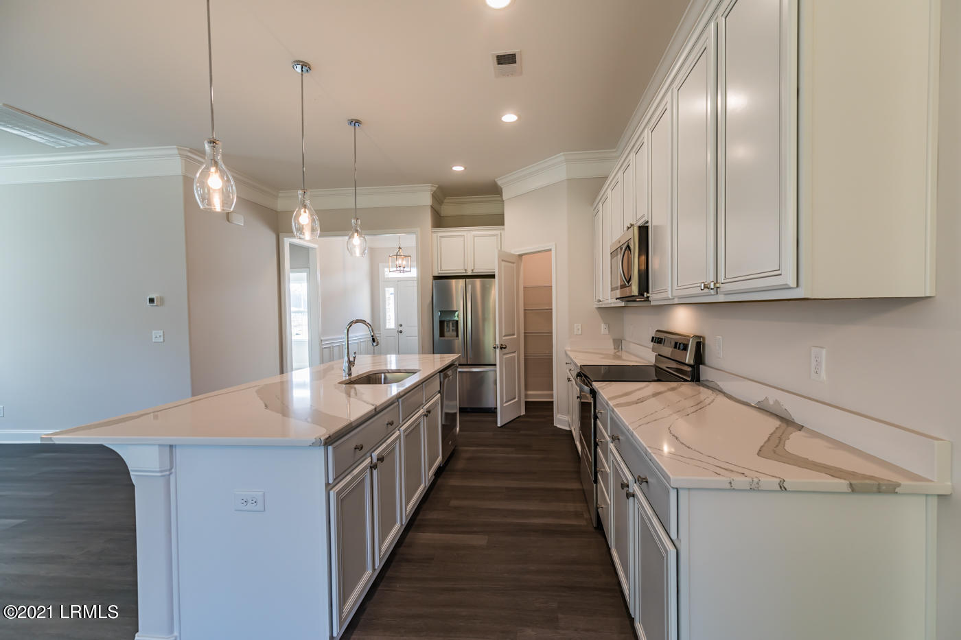 106 Newton Terrace Ridgeland, SC 29936 - Photo 8 of 37 8 Kitchen