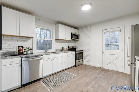 $399,990 | 763 Oak Spring Lane, Manakin-Sabot, VA 23103