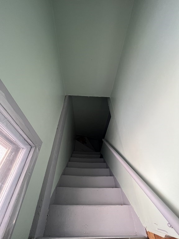 27 Andrew Street Springfield, MA 01109 - Photo 14 of 34 Gallery Image 14