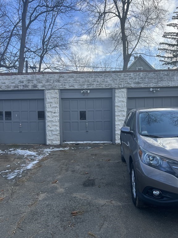 27 Andrew Street Springfield, MA 01109 - Photo 25 of 34 Gallery Image 25