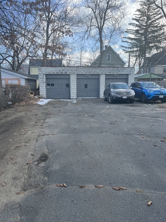 27 Andrew Street Springfield, MA 01109 - Photo 32 of 34 Gallery Image 32