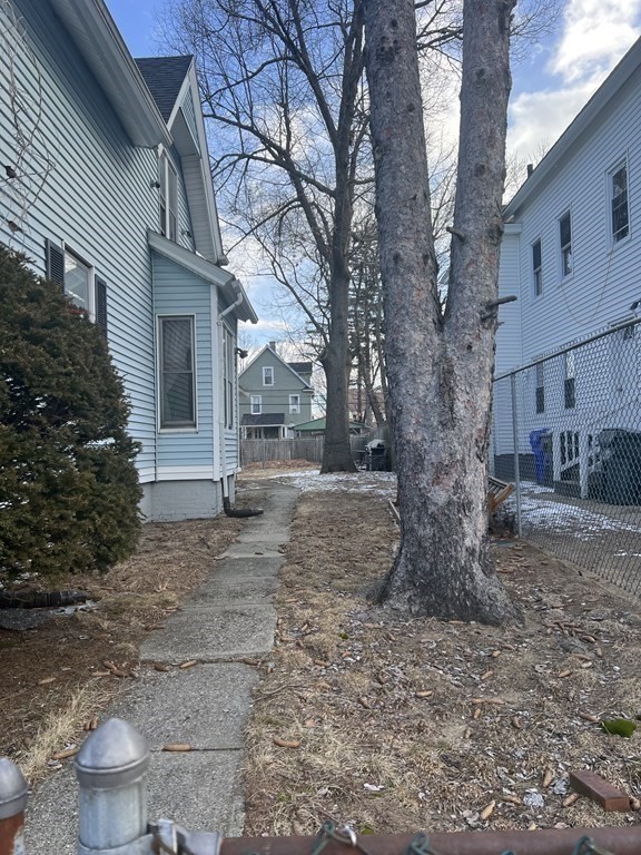 27 Andrew Street Springfield, MA 01109 - Photo 33 of 34 Gallery Image 33