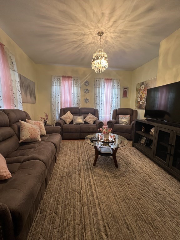 27 Andrew Street Springfield, MA 01109 - Photo 7 of 34 Gallery Image 7