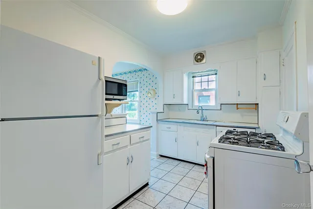 $969,000 | 147 Nugent Street, New Hyde Park, NY 11040