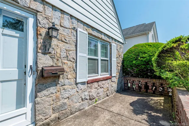 $969,000 | 147 Nugent Street, New Hyde Park, NY 11040