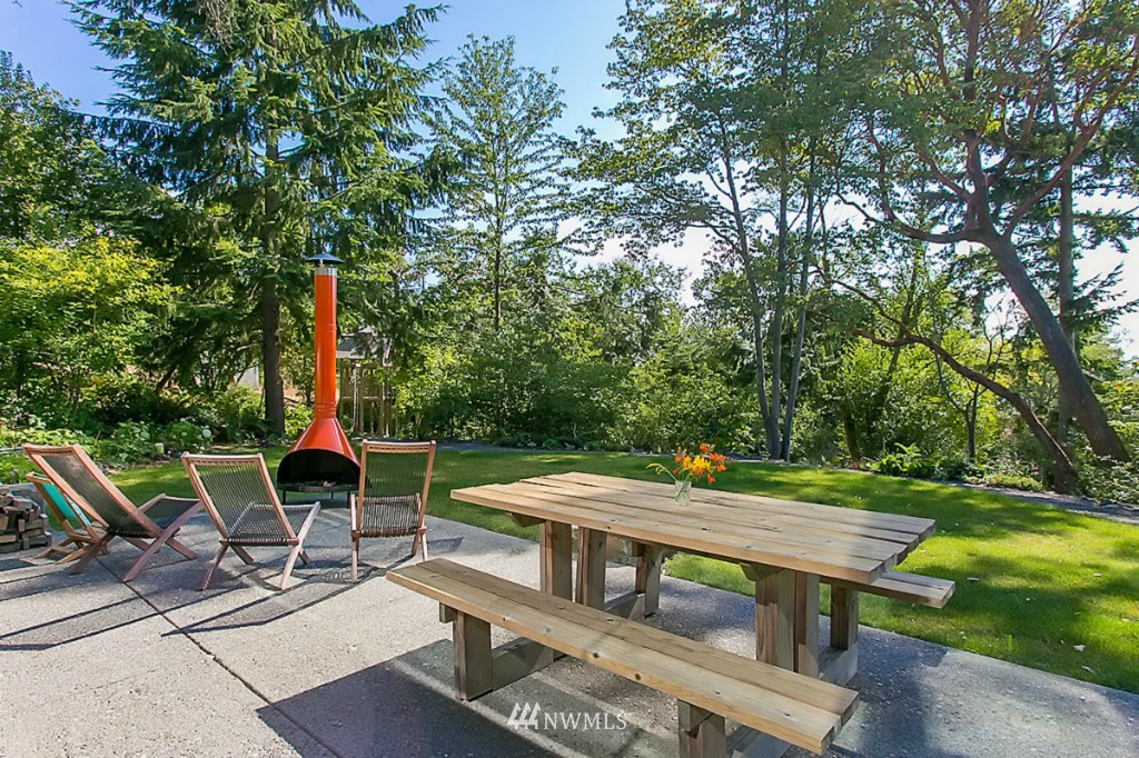 18747 Ridgefield Road Northwest Shoreline, WA 98177 - Photo 14 of 25 Gallery Image 14