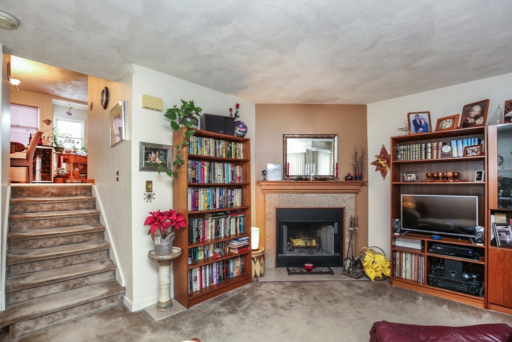 21 Marion Road, Unit B Salem, MA 01970 - Photo 4 of 30