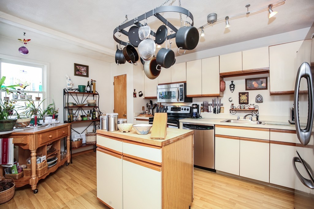 21 Marion Road, Unit B Salem, MA 01970 - Photo 8 of 30