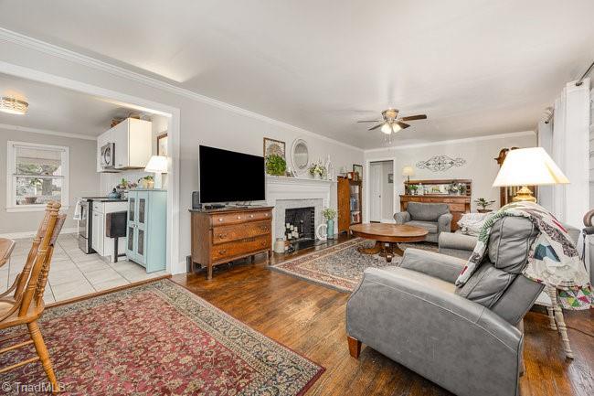603 Quaker Lane High Point, NC 27262 - Photo 7 of 26 Gallery Image 7