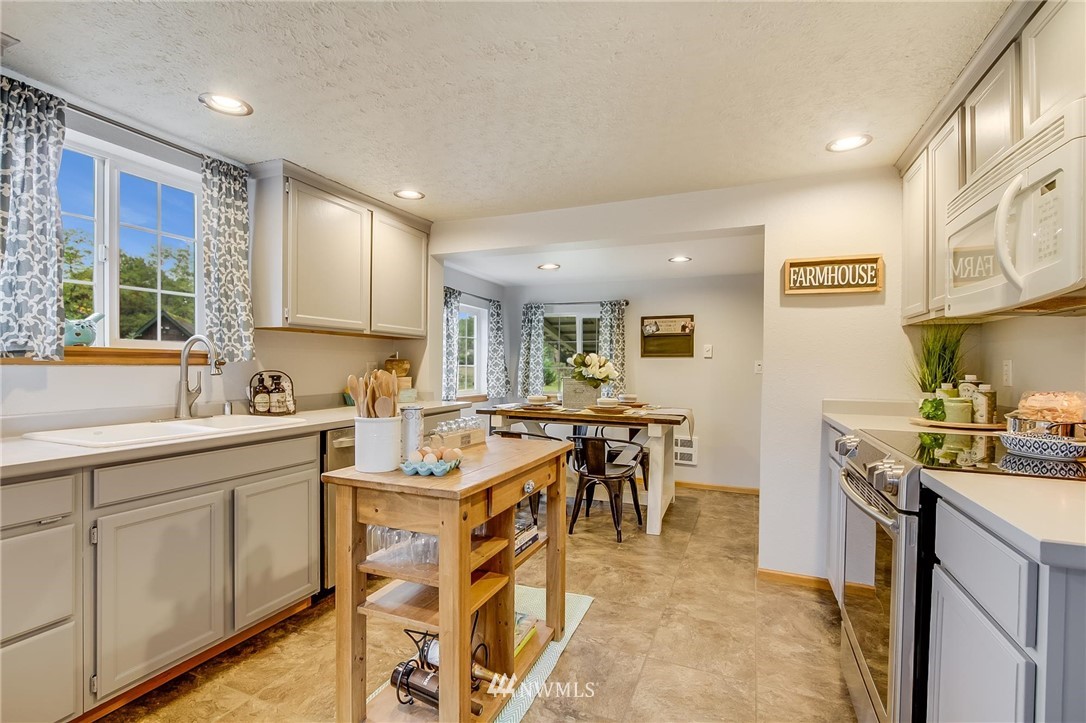 1716 Creswell Road Snohomish, WA 98290 - Photo 5 of 22 Gallery Image 5