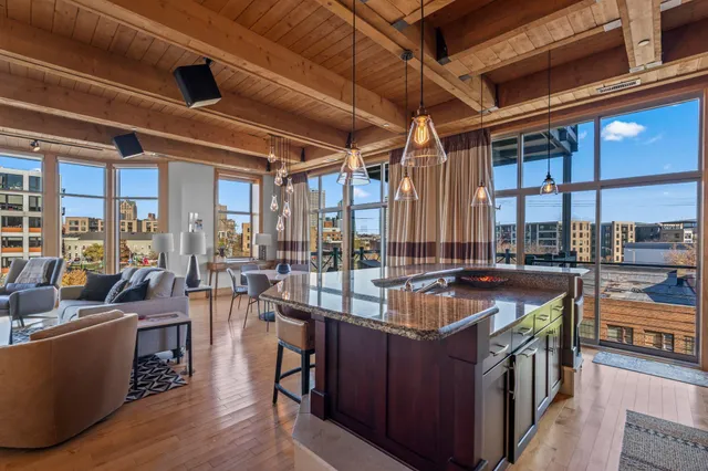 $1,250,000 | 541 East Erie Street, Unit 302, Milwaukee, WI 53202