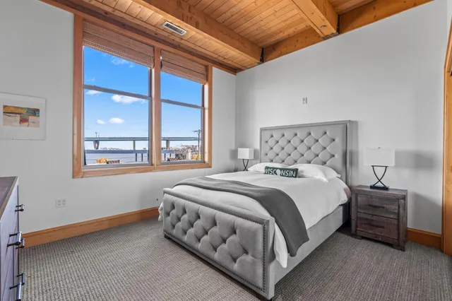 $1,250,000 | 541 East Erie Street, Unit 302, Milwaukee, WI 53202