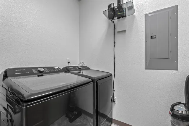 $1,250,000 | 541 East Erie Street, Unit 302, Milwaukee, WI 53202