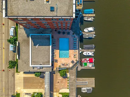 $1,250,000 | 541 East Erie Street, Unit 302, Milwaukee, WI 53202