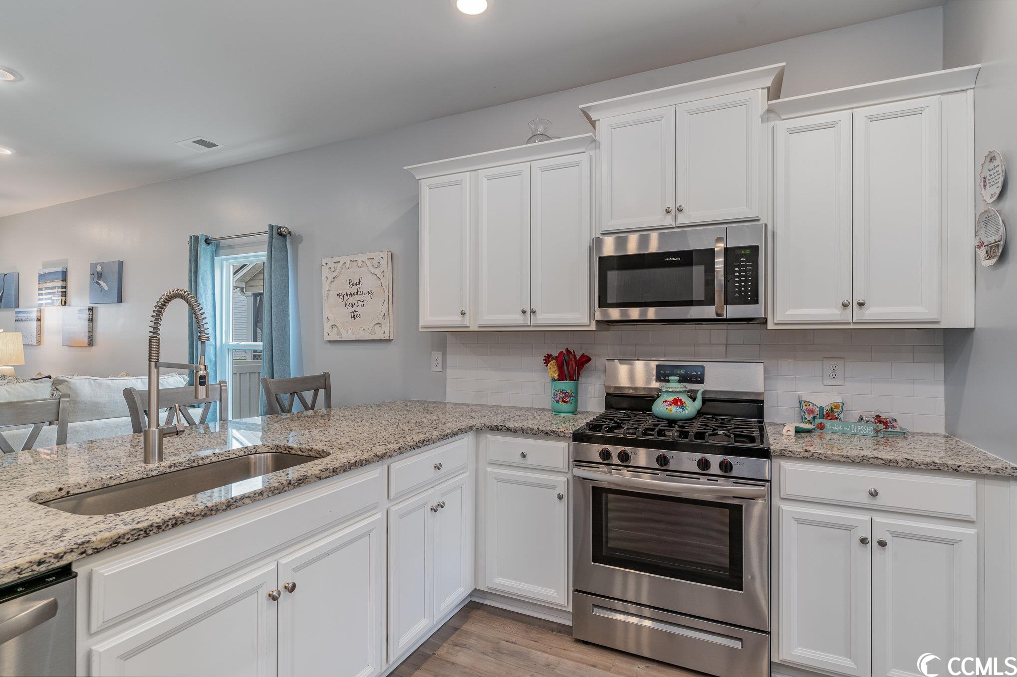 863 Brant Street Myrtle Beach, SC 29579 - Photo 4 of 40 Gallery Image 4