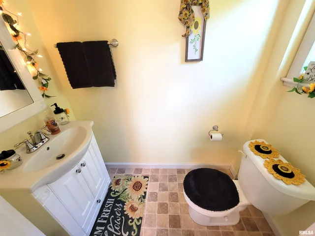 $365,000 | 365 Hanging Rock Road, Flora, IL 62839