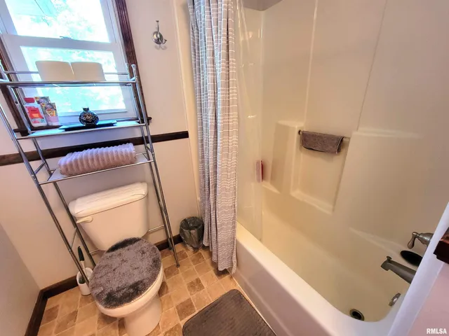 $365,000 | 365 Hanging Rock Road, Flora, IL 62839