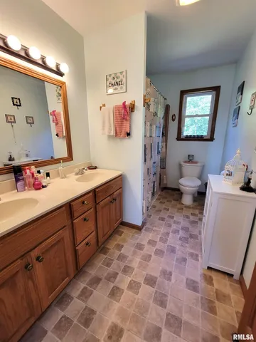 $365,000 | 365 Hanging Rock Road, Flora, IL 62839