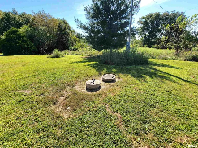 $365,000 | 365 Hanging Rock Road, Flora, IL 62839