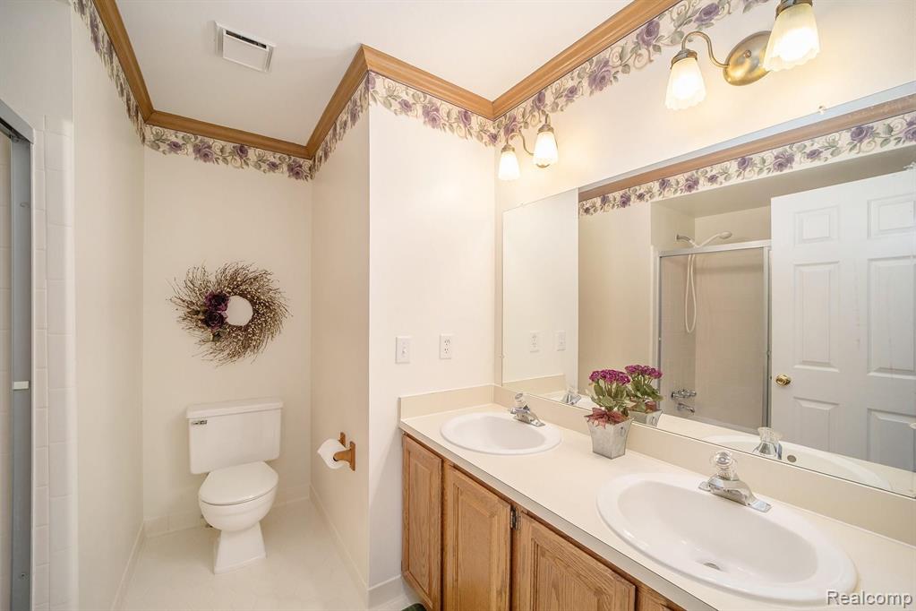 3659 Worthington Court Rochester Hills, MI 48309 - Photo 36 of 42