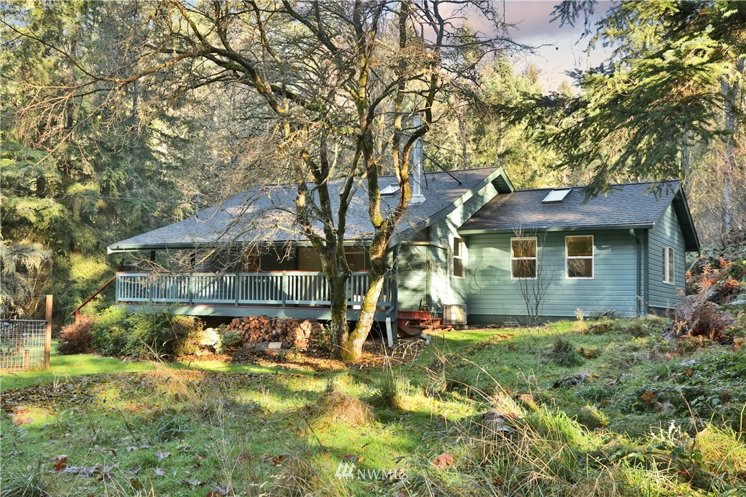 6427 Maxwelton Road Clinton, WA 98236 - Photo 1 of 40 Gallery Image 1