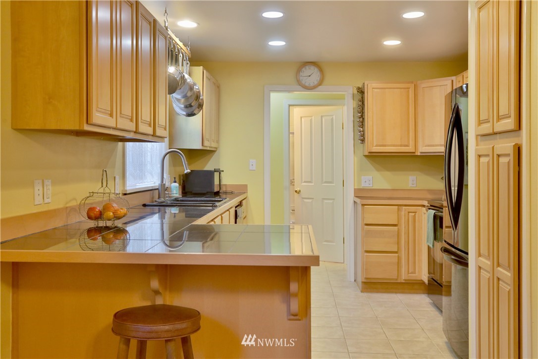 6427 Maxwelton Road Clinton, WA 98236 - Photo 10 of 40 Gallery Image 10